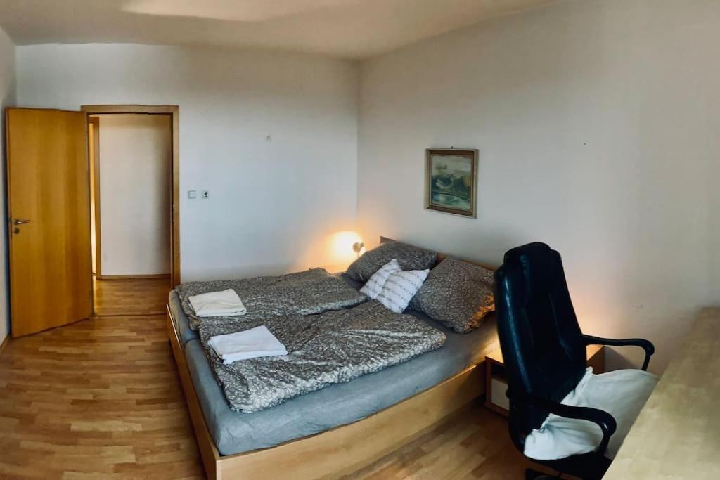 Jasmine Apartment - Free Parking - City Center - Skibus - Tatralandia 5Km Ліптовський Мікулаш Екстер'єр фото