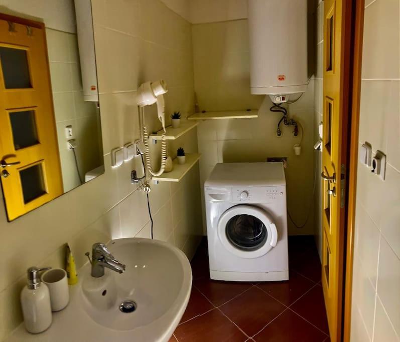 Jasmine Apartment - Free Parking - City Center - Skibus - Tatralandia 5Km Ліптовський Мікулаш Екстер'єр фото